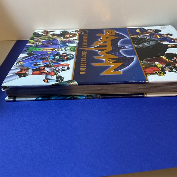 2016 DC Comics Batman Character Encyclopedia 203 Characters - Picture 3 of 10